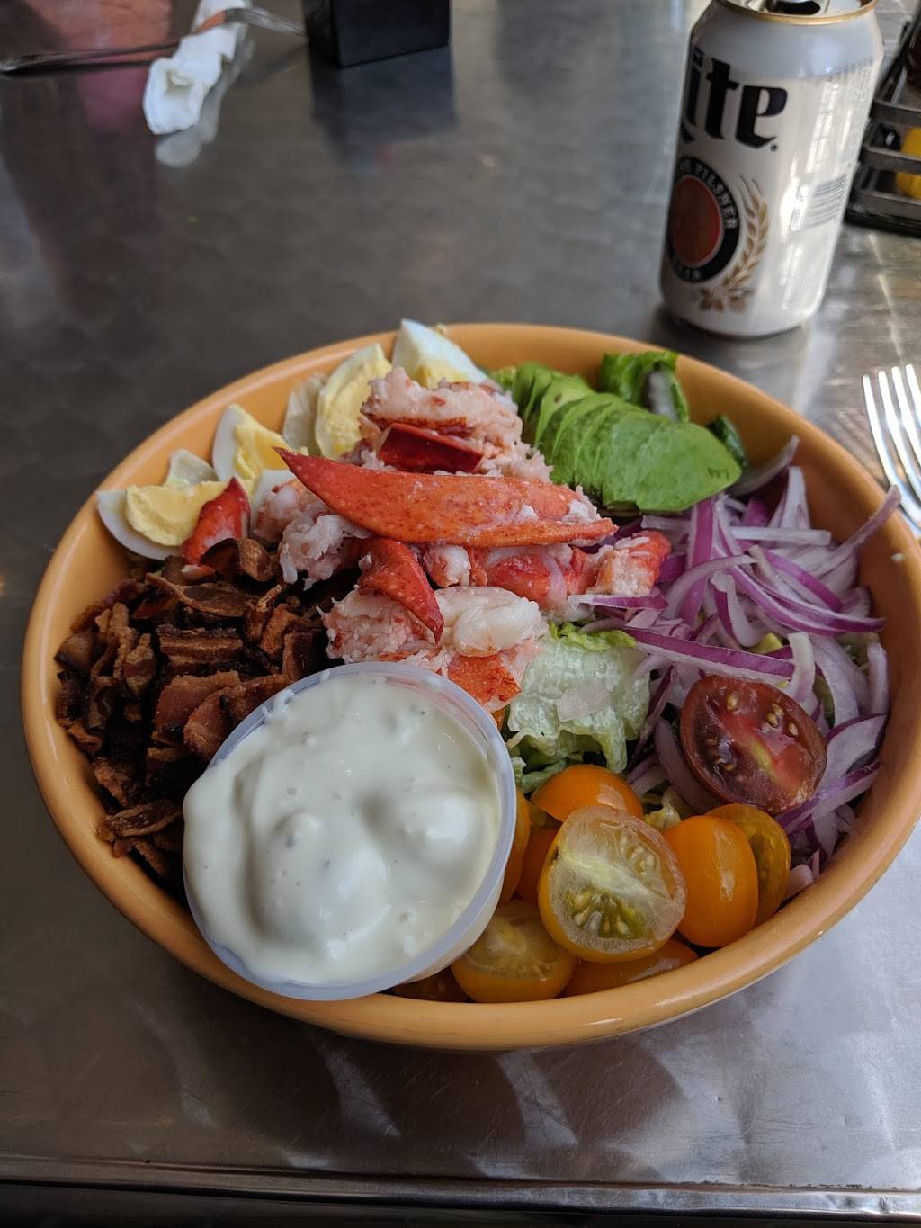 Sand Dollar Bar & Grille | restaurant | 2 Beach St, York, ME 03909, USA | 2076060077 OR +1 207-606-0077