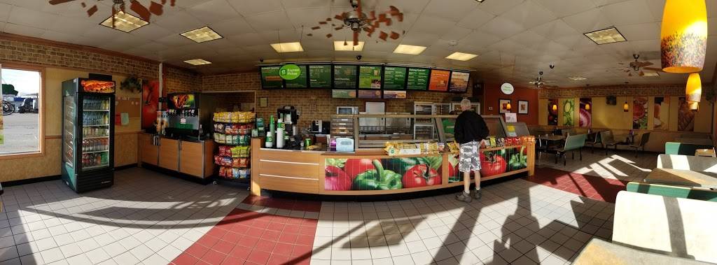 Subway | restaurant | 21415 TN-22, Wildersville, TN 38388, USA | 7319673552 OR +1 731-967-3552