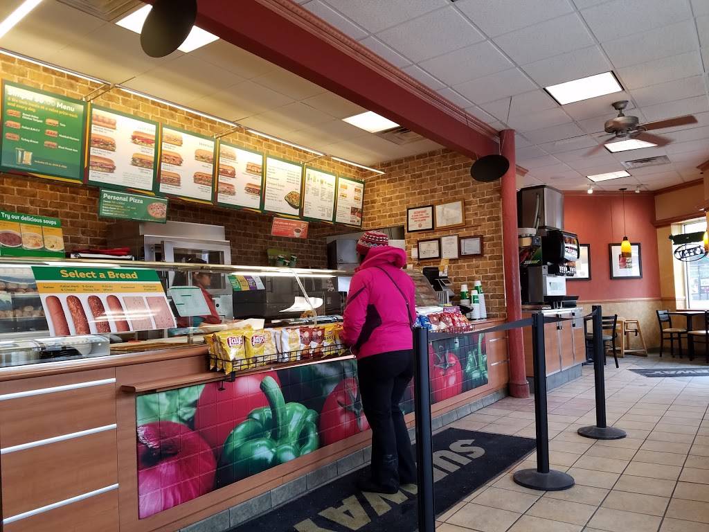 Subway Restaurants | restaurant | 2300 N Milwaukee Ave, Chicago, IL 60647, USA | 7732769448 OR +1 773-276-9448