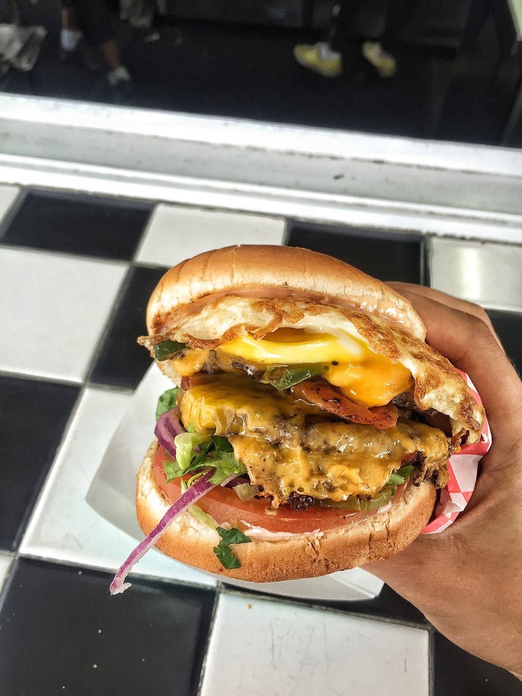 The Great White Hut | restaurant | 1500 Cañada Blvd B, Glendale, CA 91208, USA | 8184845866 OR +1 818-484-5866