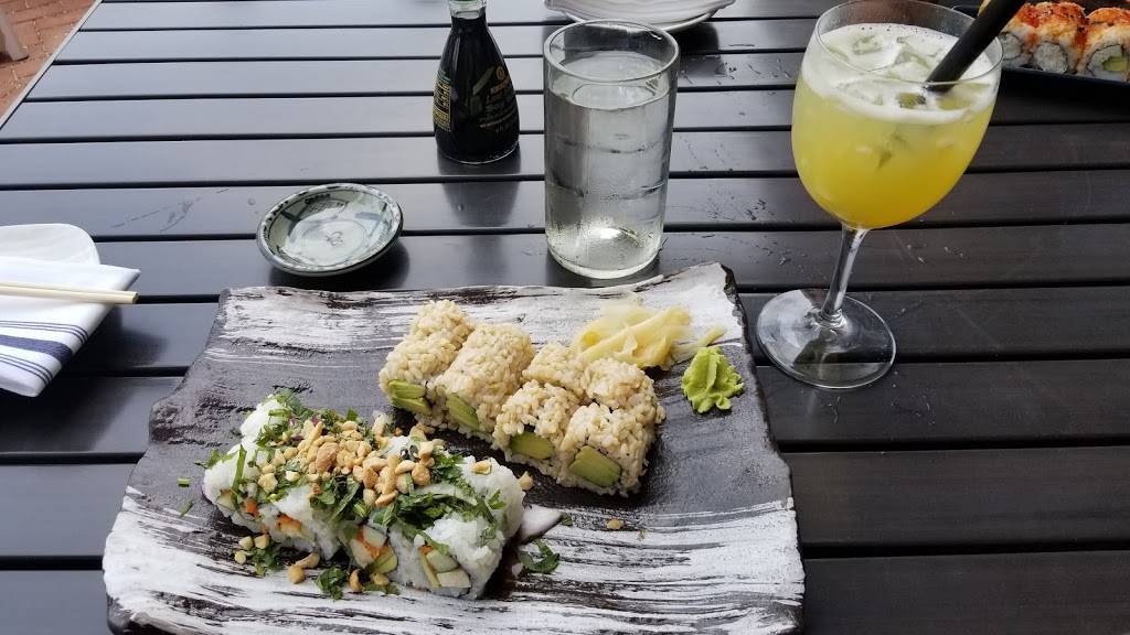 Blue Sushi Sake Grill | restaurant | 123 Water St, Naperville, IL 60540, USA | 6303053099 OR +1 630-305-3099