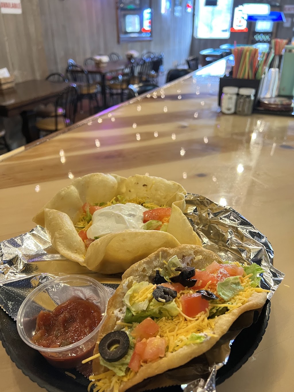 Pineys Pub & Grub LLC | restaurant | 304 Main St, Warsaw, IL 62379, USA | 2175051031 OR +1 217-505-1031