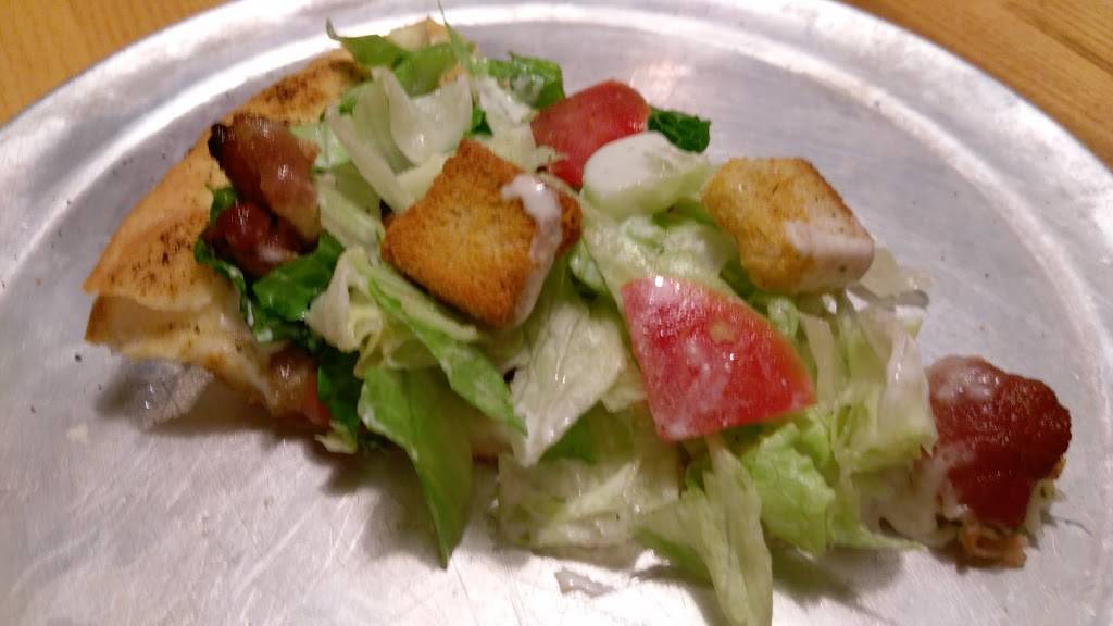 Pepperoni Bills Pizzeria | restaurant | 35 Camden Ct SW, Camdenton, MO 65020, USA | 5738732365 OR +1 573-873-2365