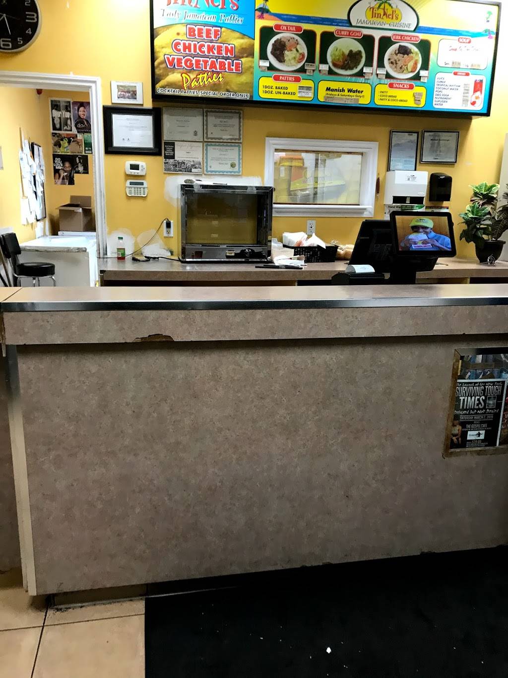 Tinnels West Jamaican Cuisine | restaurant | 6210 Finch Ave W, Etobicoke, ON M9V 0A1, Canada | 4167413519 OR +1 416-741-3519