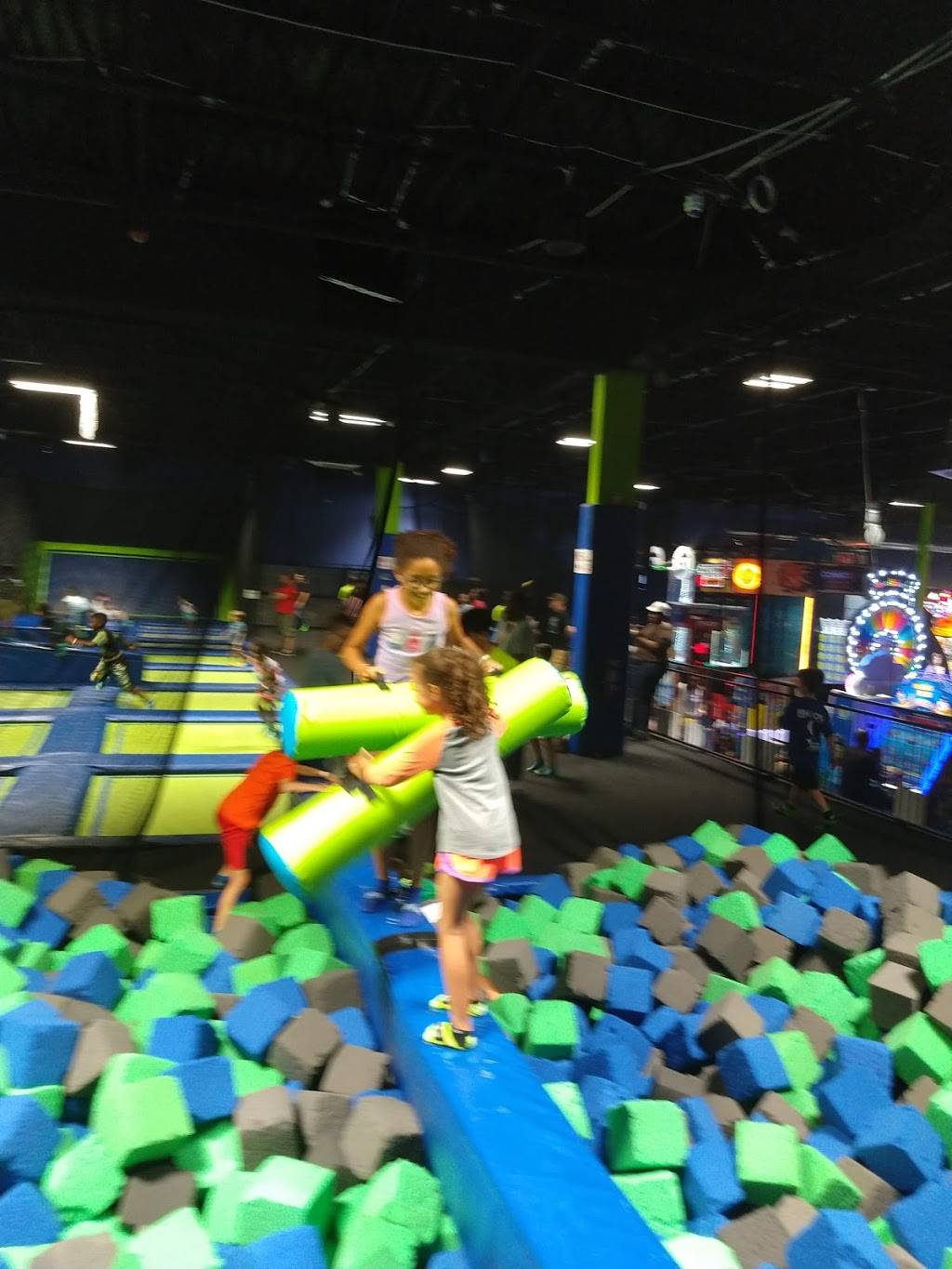 Off The Wall Davie | restaurant | 9130 W State Rd 84, Davie, FL 33324, USA | 9544763000 OR +1 954-476-3000