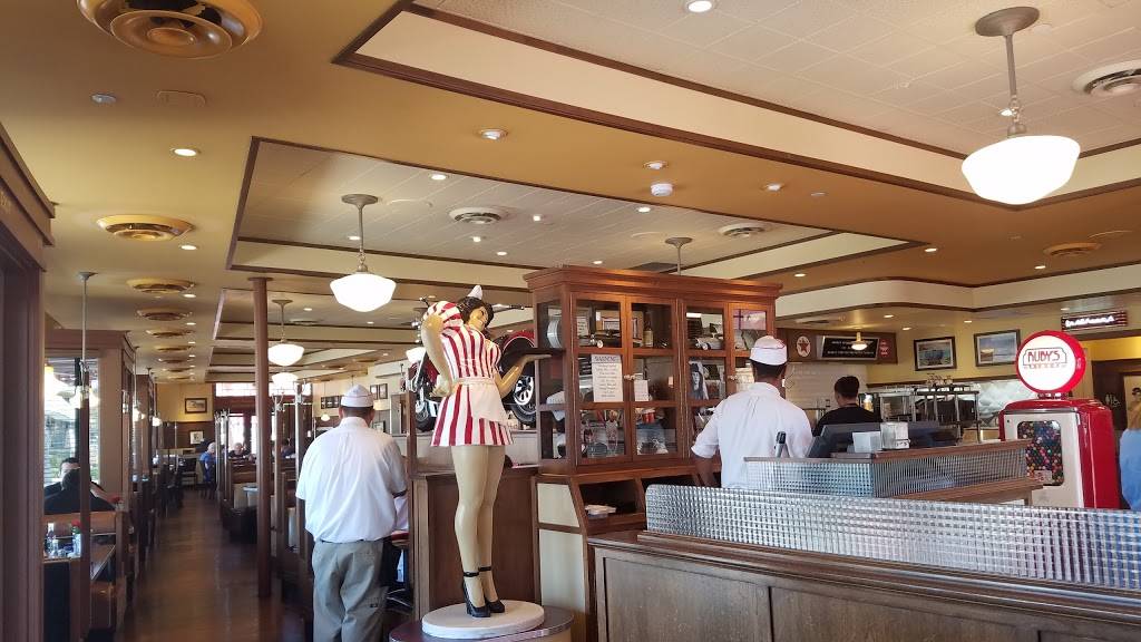 Rubys Diner | restaurant | 1128 W Lincoln Ave, Anaheim, CA 92805, USA | 7146357829 OR +1 714-635-7829