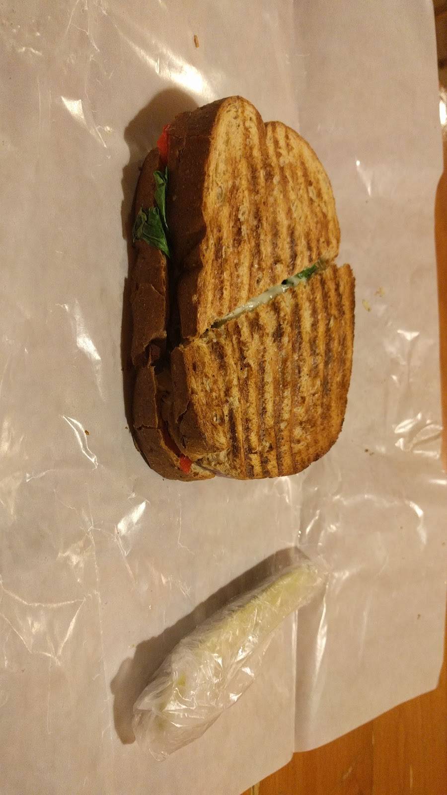 Harvest Moon Deli | meal takeaway | 18 Mill St, Orono, ME 04473, USA | 2078663354 OR +1 207-866-3354