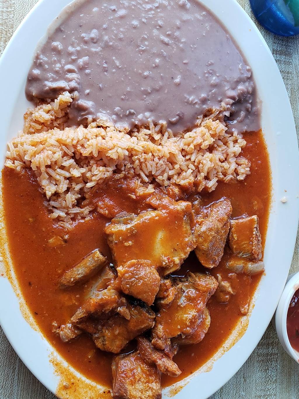 Mar Y Tierra | restaurant | 826 W Mission Blvd, Ontario, CA 91762, USA | 9094600956 OR +1 909-460-0956