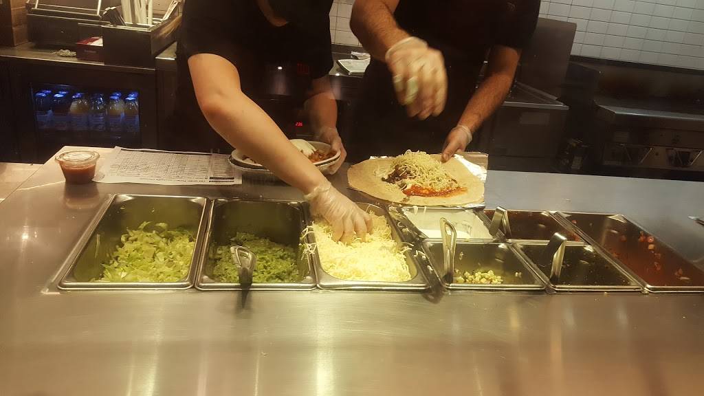 Chipotle Mexican Grill | restaurant | 9410 W Hanna Ln Ste A101, Glendale, AZ 85305, USA | 6232011758 OR +1 623-201-1758