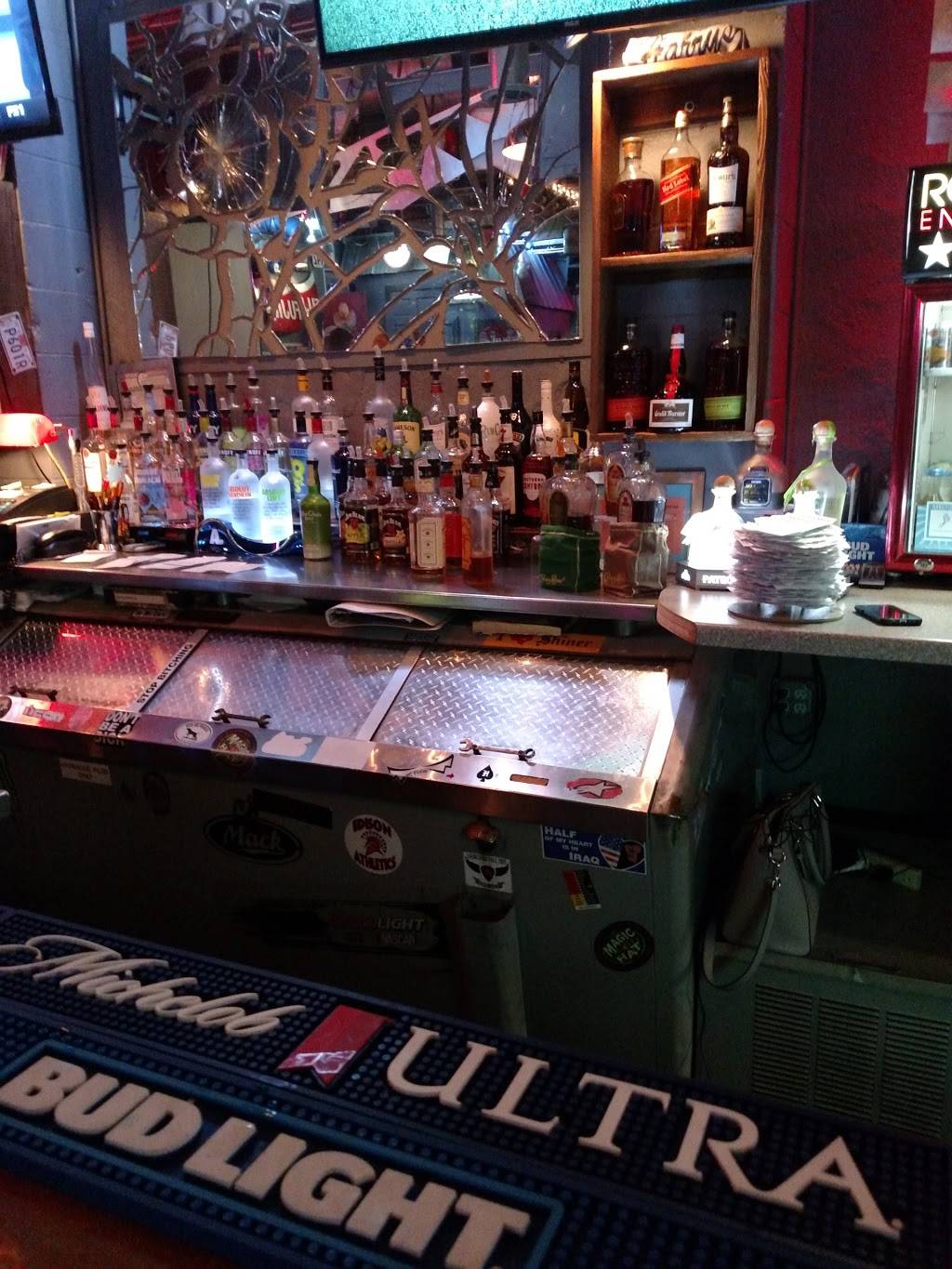 Harrys Inn the Heights | restaurant | 308 E 14th St, Elmira, NY 14903, USA | 6077340202 OR +1 607-734-0202