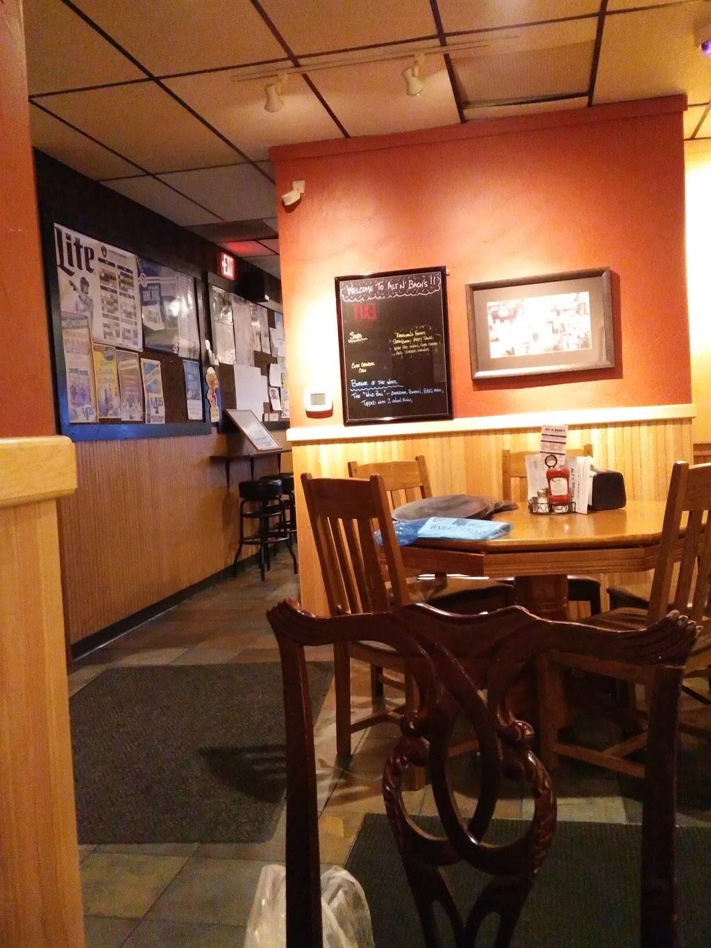 Altn Bachs Town Tap | restaurant | 2602 Whalen Ln, Madison, WI 53713, USA | 6082719955 OR +1 608-271-9955