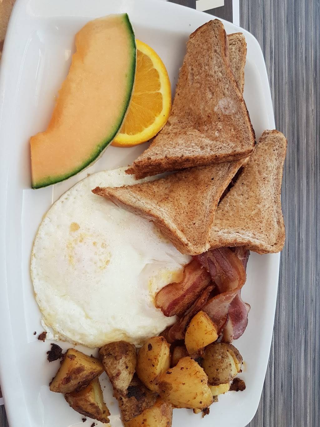 Eggsmart | restaurant | 925 Rathburn Rd E, Mississauga, ON L4W 4C3, Canada | 9052328778 OR +1 905-232-8778