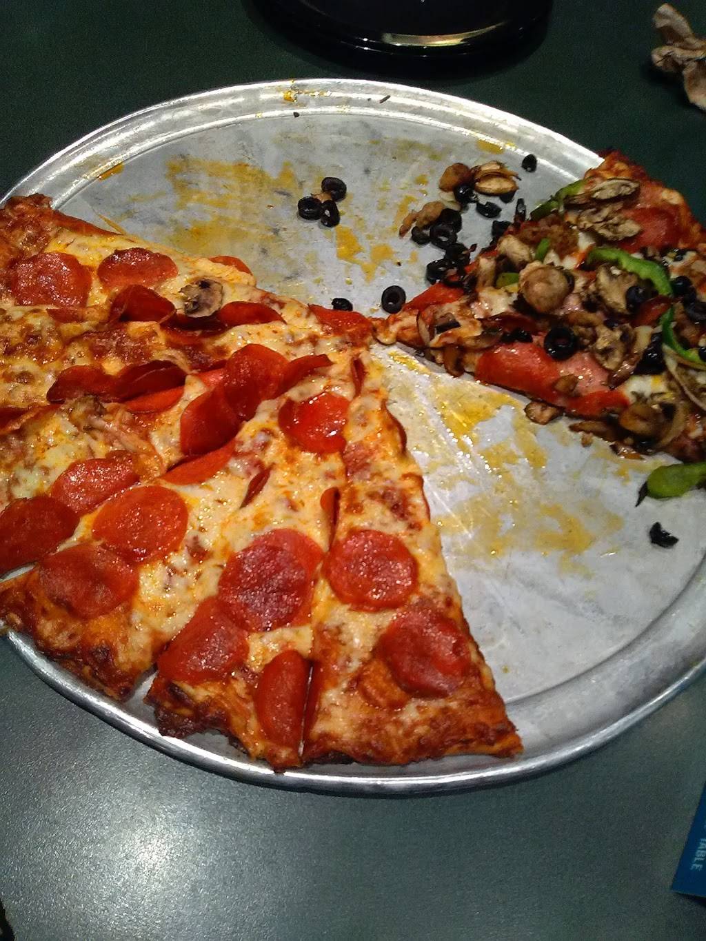Round Table Pizza | meal delivery | 1409 Fitzgerald Dr, Pinole, CA 94564, USA | 5102225555 OR +1 510-222-5555