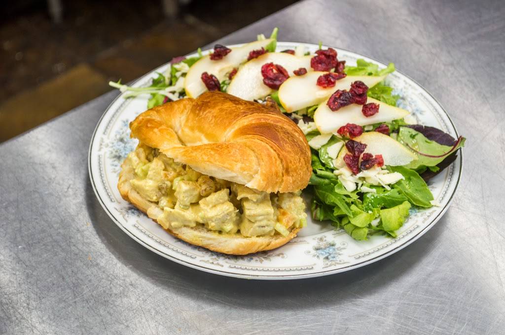 Queens Cuisine Tea Room | restaurant | 120 S Main St, Edwardsville, IL 62025, USA | 6182056188 OR +1 618-205-6188