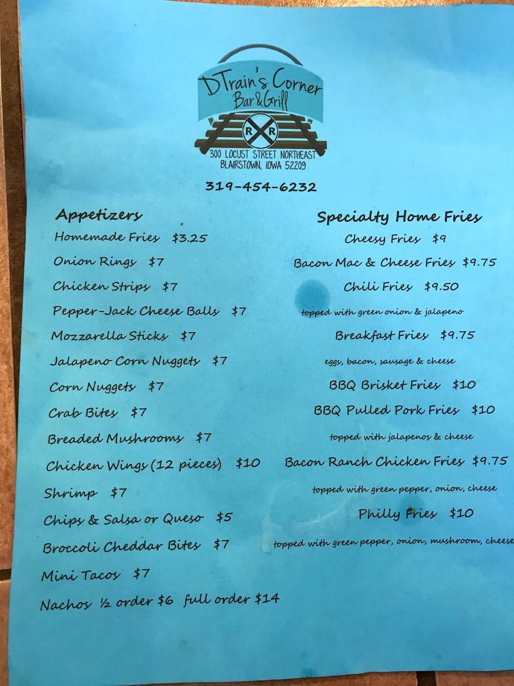 DTrains Corner Bar & Grill | restaurant | 300 Locust St NE, Blairstown, IA 52209, USA | 3194546232 OR +1 319-454-6232