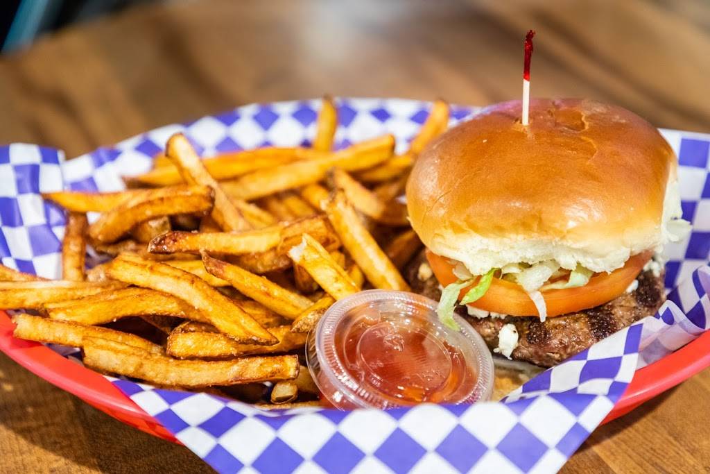 Madonnas Bar & Grill | restaurant | 11 E 7th St, Cincinnati, OH 45202, USA | 5136218838 OR +1 513-621-8838