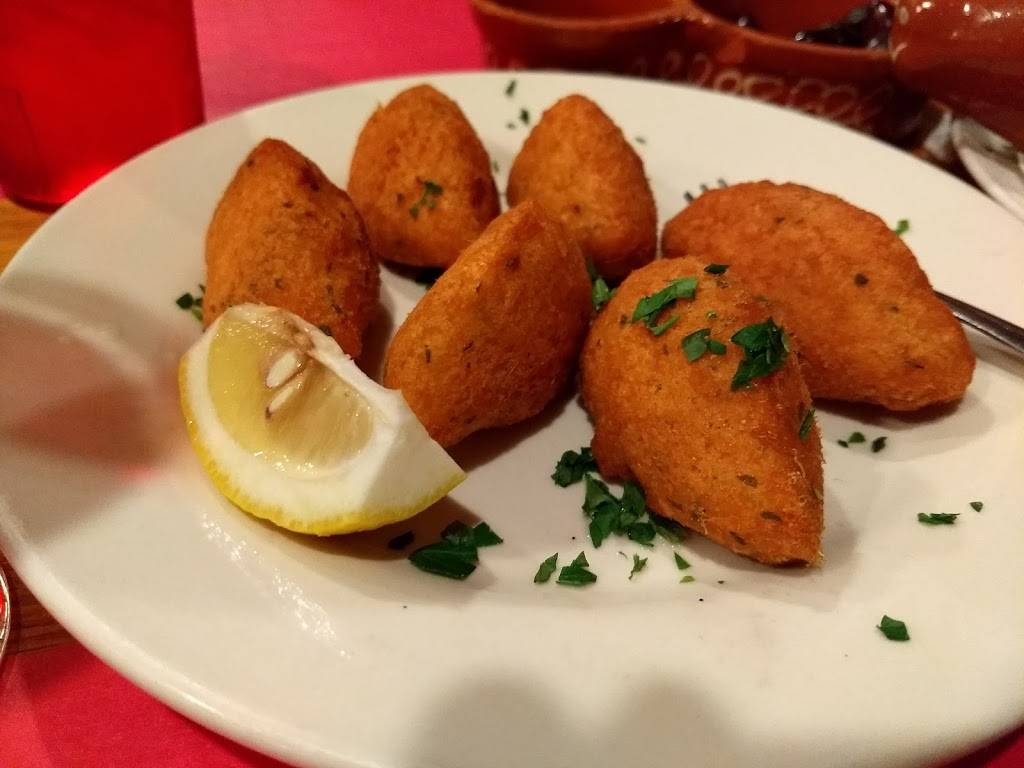 Trackside Bar & Grill | restaurant | 30 Warren St, Peabody, MA 01960, USA | 9785311047 OR +1 978-531-1047