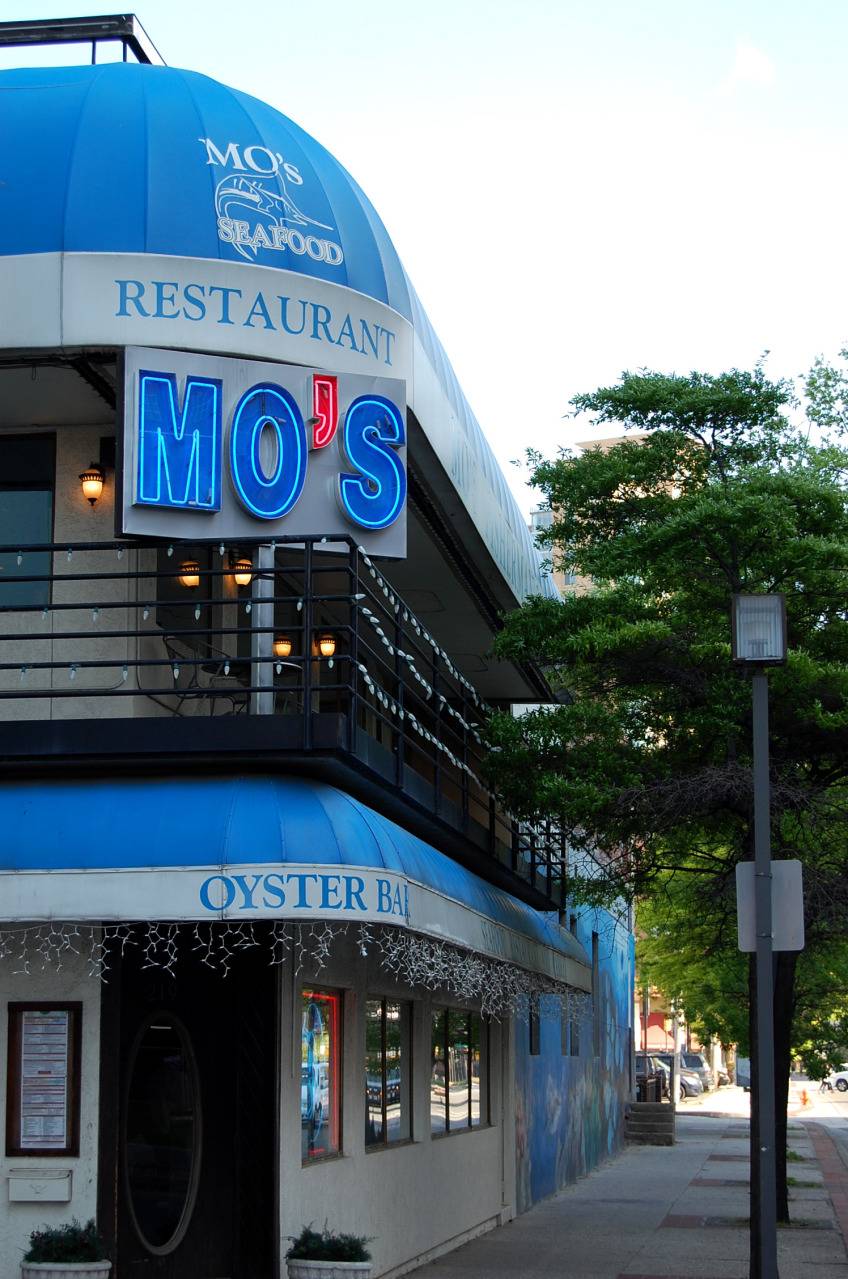Mos Seafood downtown Baltimore | restaurant | 219 South President Street, Baltimore, MD 21202, USA | 4108378600 OR +1 410-837-8600