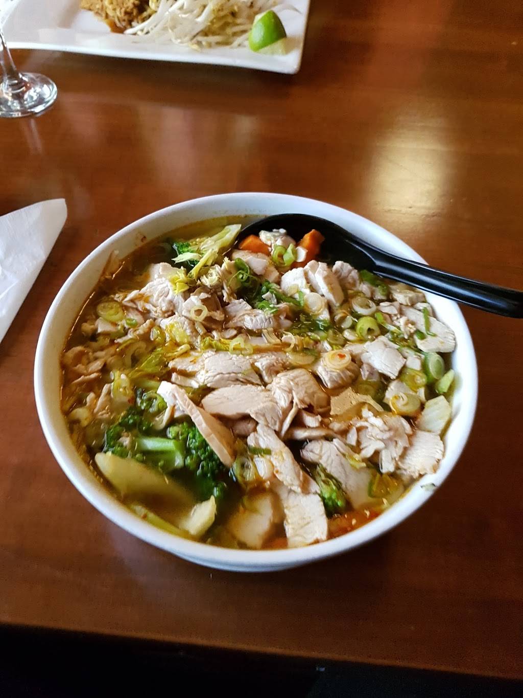 Thai Palace Restaurant | restaurant | 1140 Lauzon Rd, Windsor, ON N8S 3N1, Canada | 5199486161 OR +1 519-948-6161