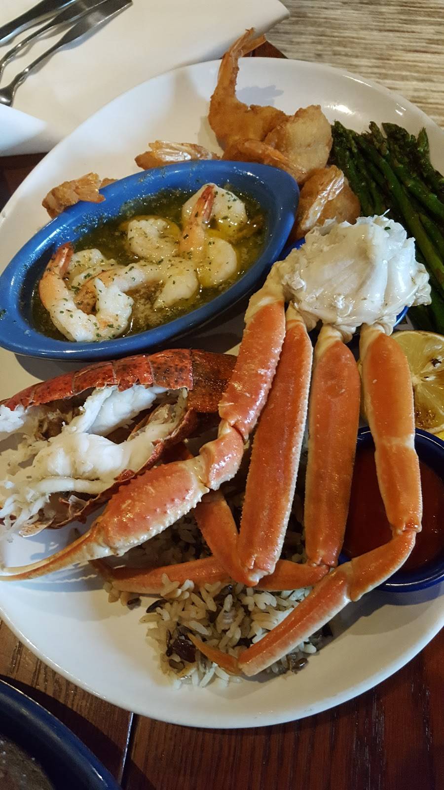 Red Lobster | restaurant | 2090 Lincoln Hwy E, Lancaster, PA 17602, USA | 7172911147 OR +1 717-291-1147