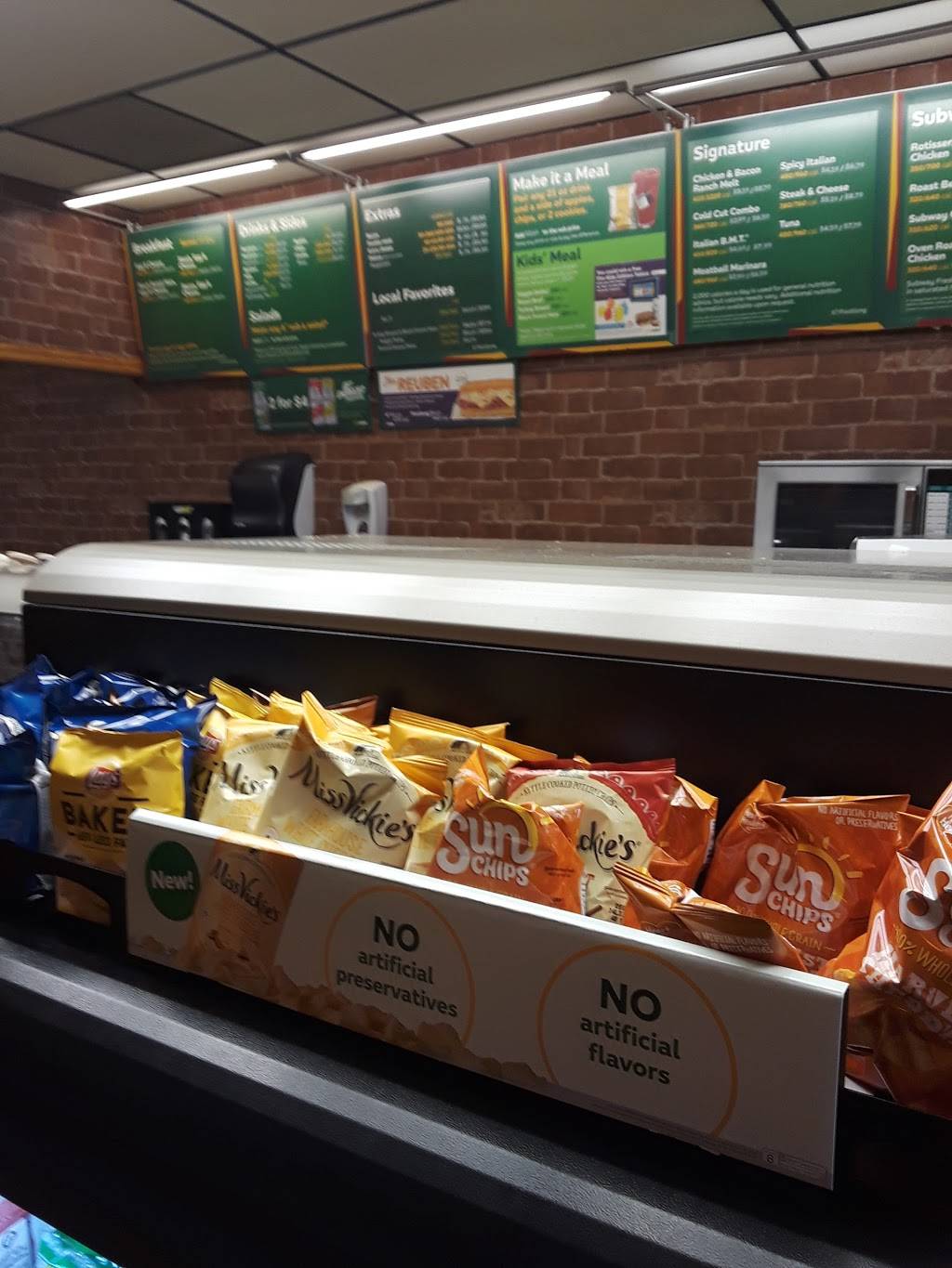 Subway | restaurant | 101 West Seven Hills Rd Suite 211 North Port, Shopping Center, Port Washington, WI 53074, USA | 2622681390 OR +1 262-268-1390
