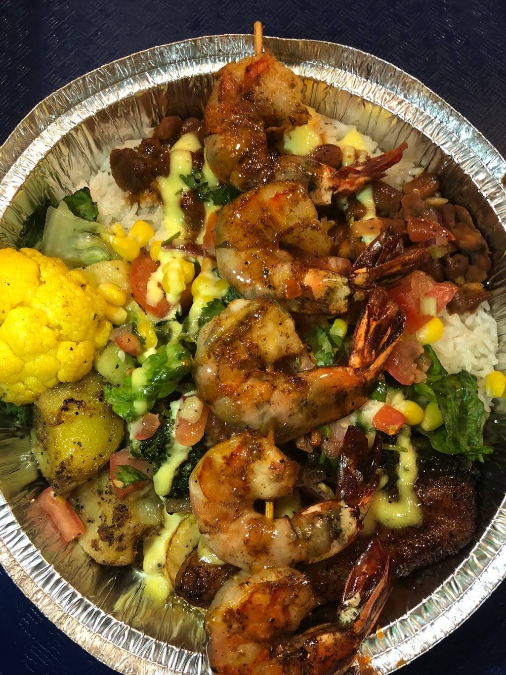 Sabrinas Pollo | restaurant | 1961 Chain Bridge Rd, McLean, VA 22102, USA | 7033563240 OR +1 703-356-3240