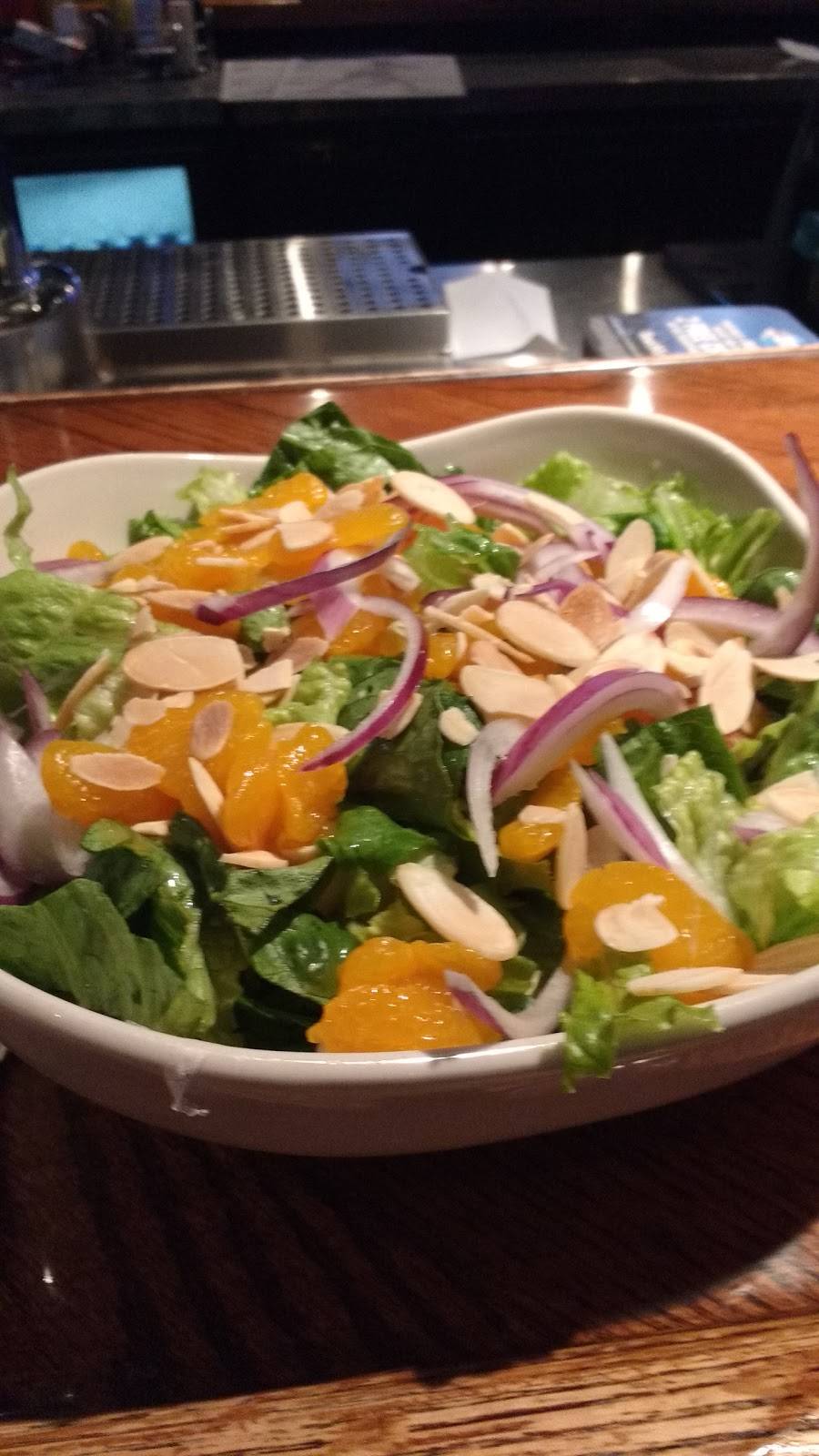 Shoeless Joes Ale House & Grille | restaurant | 10290 W Higgins Rd, Rosemont, IL 60018, USA | 8472965760 OR +1 847-296-5760