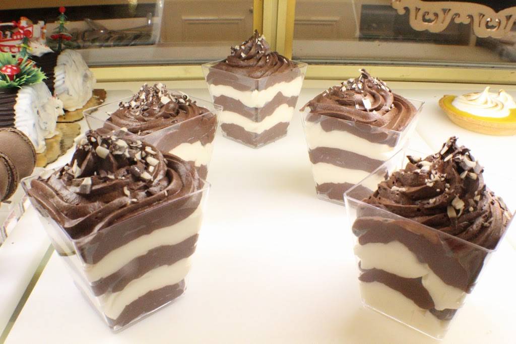 Patisserie Salzburg | bakery | 10 Harbor Point Rd, Stamford, CT 06902, USA | 9144728300 OR +1 914-472-8300