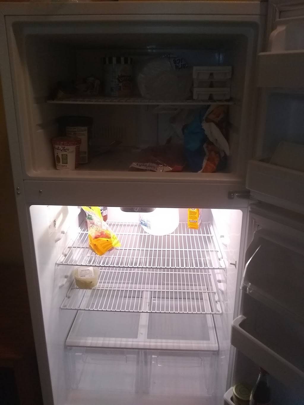 Pizza Hut | restaurant | 2200 16th St, Sacramento, CA 95818, USA | 9164469200 OR +1 916-446-9200