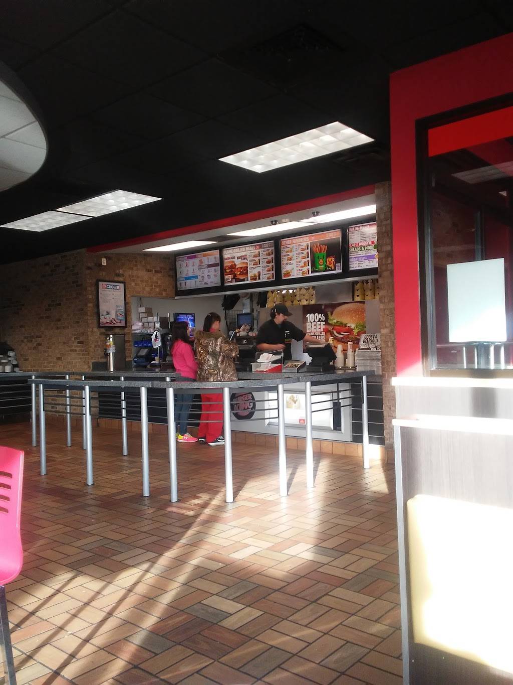 Burger King | restaurant | 1010 Paris Rd, Mayfield, KY 42066, USA | 2702470844 OR +1 270-247-0844