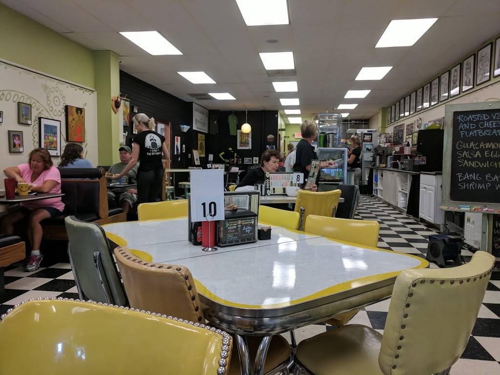 Little Fat Gretchens | cafe | 108 S Main St, Waupaca, WI 54981, USA | 7152580132 OR +1 715-258-0132