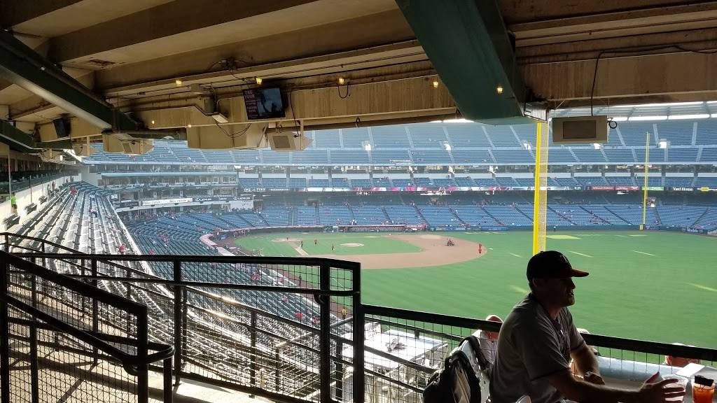 Saint Archer Brewing Co. | restaurant | 2000 E Gene Autry Way, Anaheim, CA 92806, USA | 7149402000 OR +1 714-940-2000