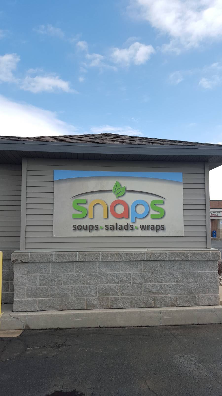 Snaps Wraps | restaurant | 3305 W College Ave, Appleton, WI 54914, USA | 9208515149 OR +1 920-851-5149