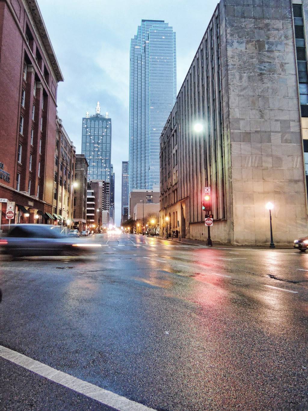 Subway | restaurant | 509 Elm St, Dallas, TX 75202, USA | 2146519268 OR +1 214-651-9268