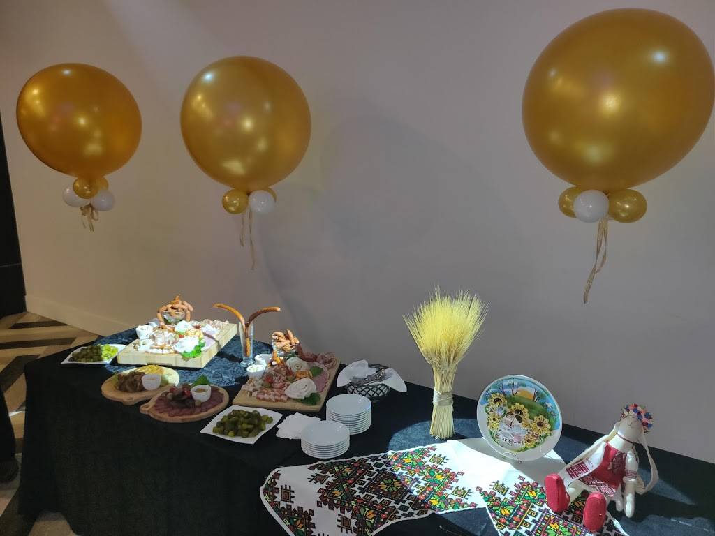 Bomond Restaurant | restaurant | 1200 Hwy 7 unit 5, Thornhill, ON L4J 0E1, Canada | 9055972900 OR +1 905-597-2900