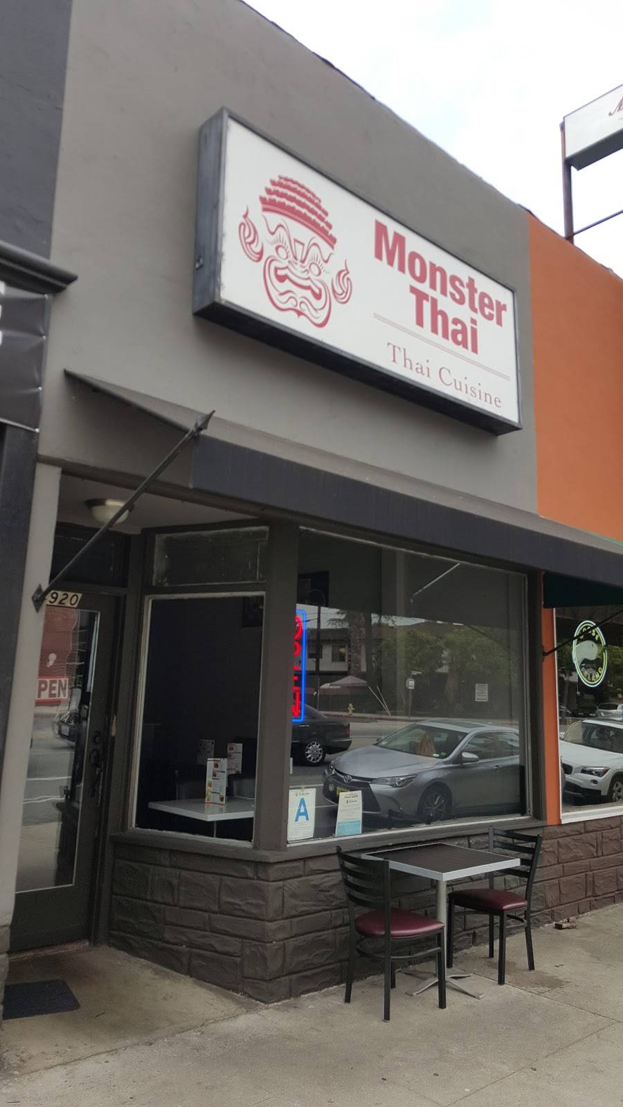 Monster Thai Thai Cuisine | restaurant | 12920 Riverside Dr, Sherman Oaks, CA 91423, USA | 8189905206 OR +1 818-990-5206