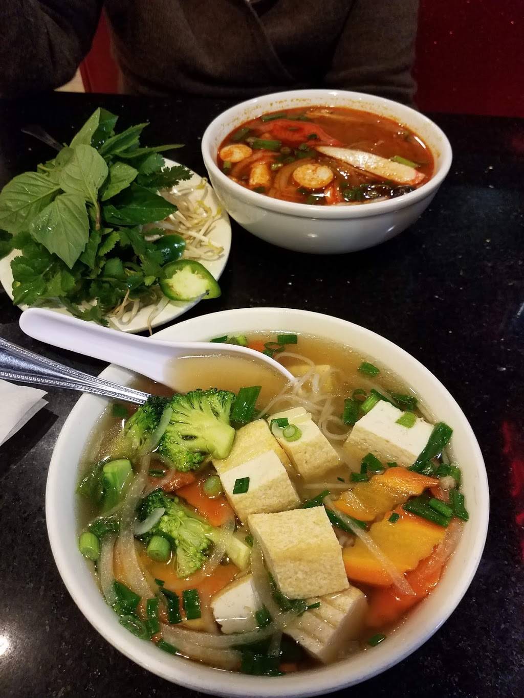 Pho Que Huong | restaurant | 291 E Round Grove Rd, Lewisville, TX 75067, USA | 2144889122 OR +1 214-488-9122
