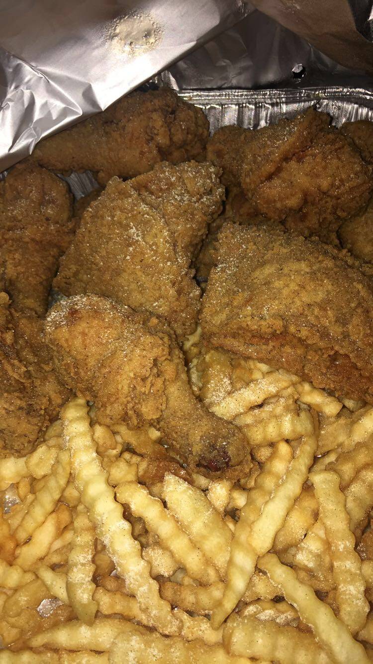 Super JJ Fish & Chicken | restaurant | 1510 W Market St, Bloomington, IL 61701, USA | 3098207600 OR +1 309-820-7600