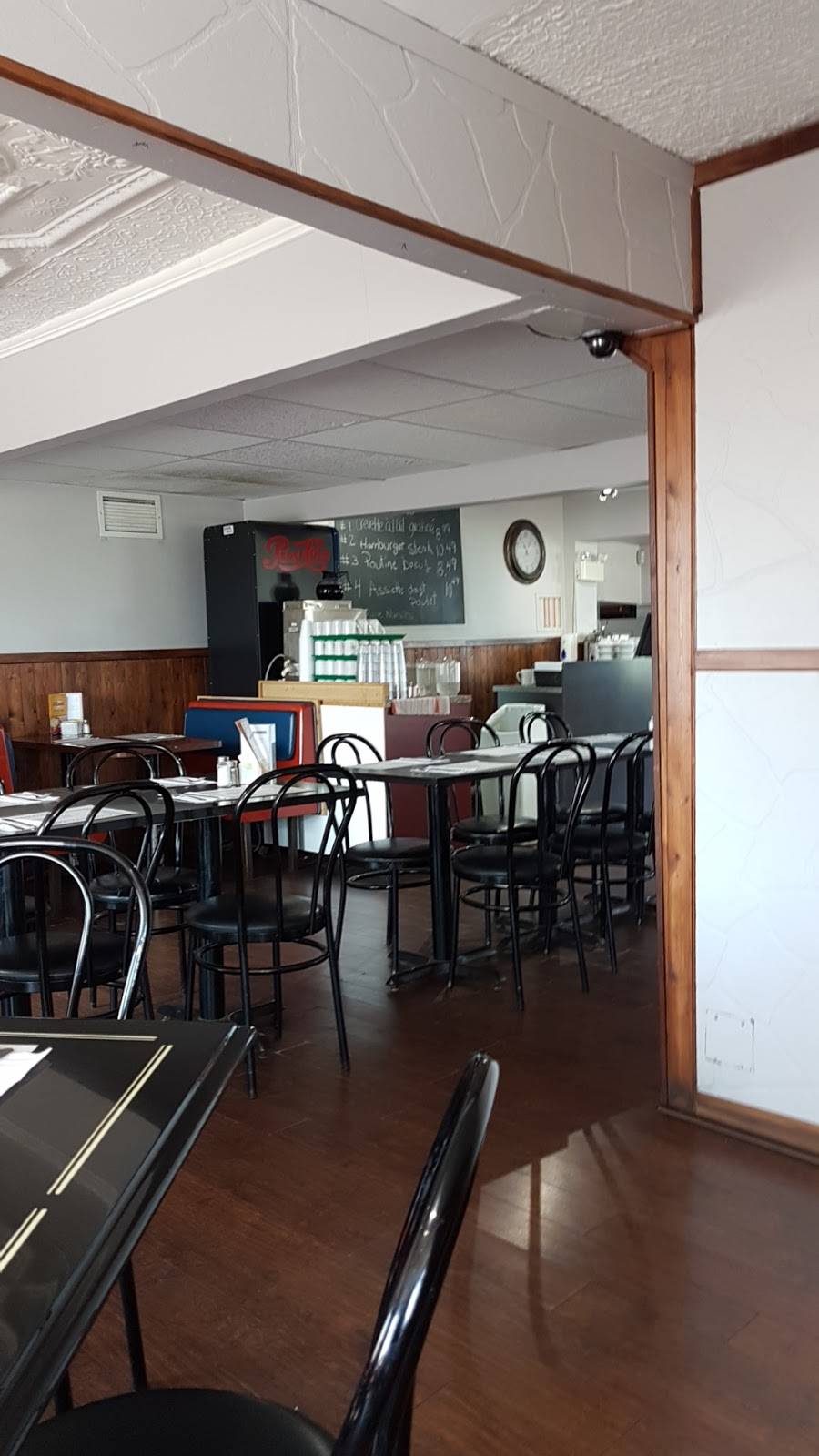 Cantine Chez Mario | restaurant | 1314 Rue Saint Joseph, Valcourt, QC J0E 2L0, Canada | 4505324419 OR +1 450-532-4419