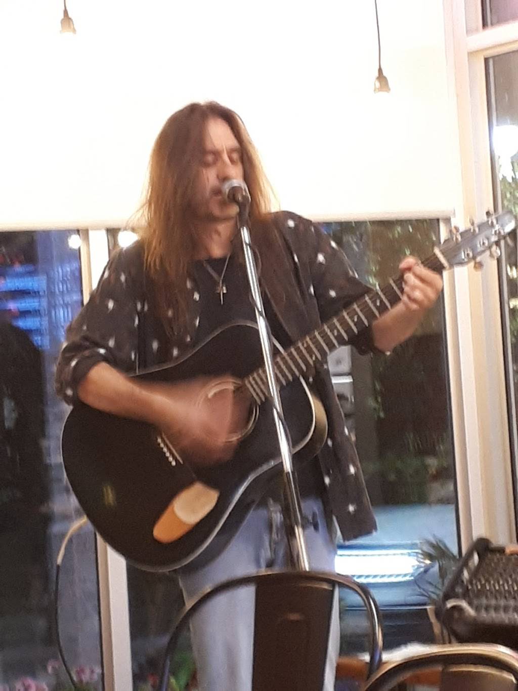 Cafe Oshawa House | restaurant | 62 King St W, Oshawa, ON L1H 1A6, Canada | 9052407355 OR +1 905-240-7355