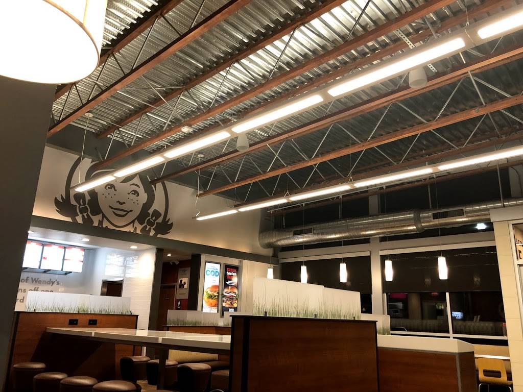 Wendys | restaurant | 1208 Armour Rd, North Kansas City, MO 64116, USA | 8162214670 OR +1 816-221-4670