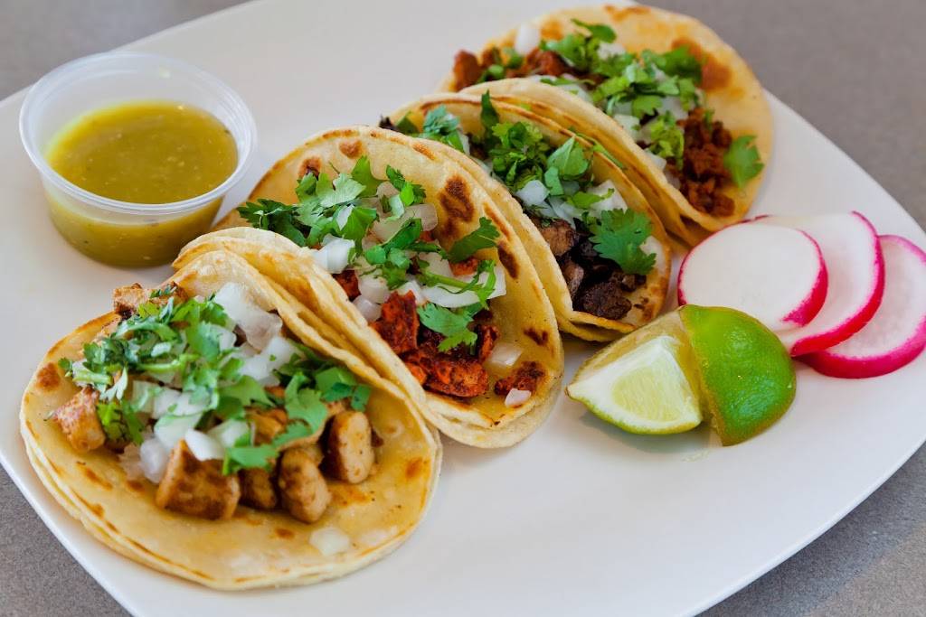 Guapos Tacos | restaurant | 2517 White Ln Ste C, Bakersfield, CA 93304, USA | 6615648717 OR +1 661-564-8717