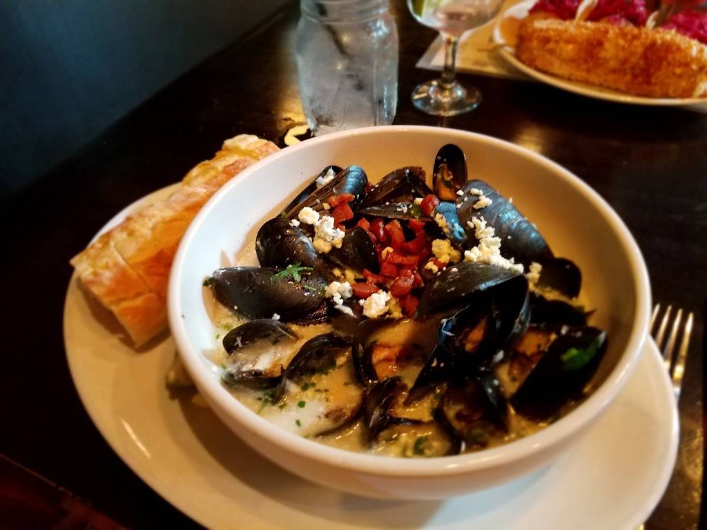 Mussel & Burger Bar | restaurant | 113 S 7th St, Louisville, KY 40202, USA | 5027496451 OR +1 502-749-6451