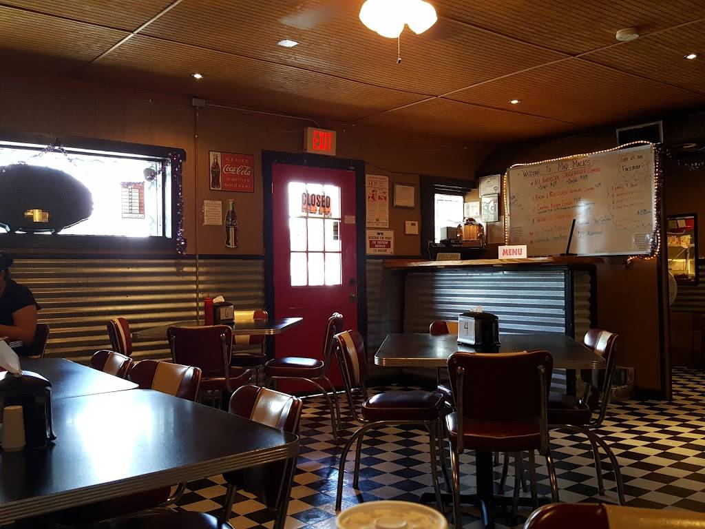 Mad Macks Burger | restaurant | 2933 Roosevelt Ave, San Antonio, TX 78214, USA | 2109221500 OR +1 210-922-1500