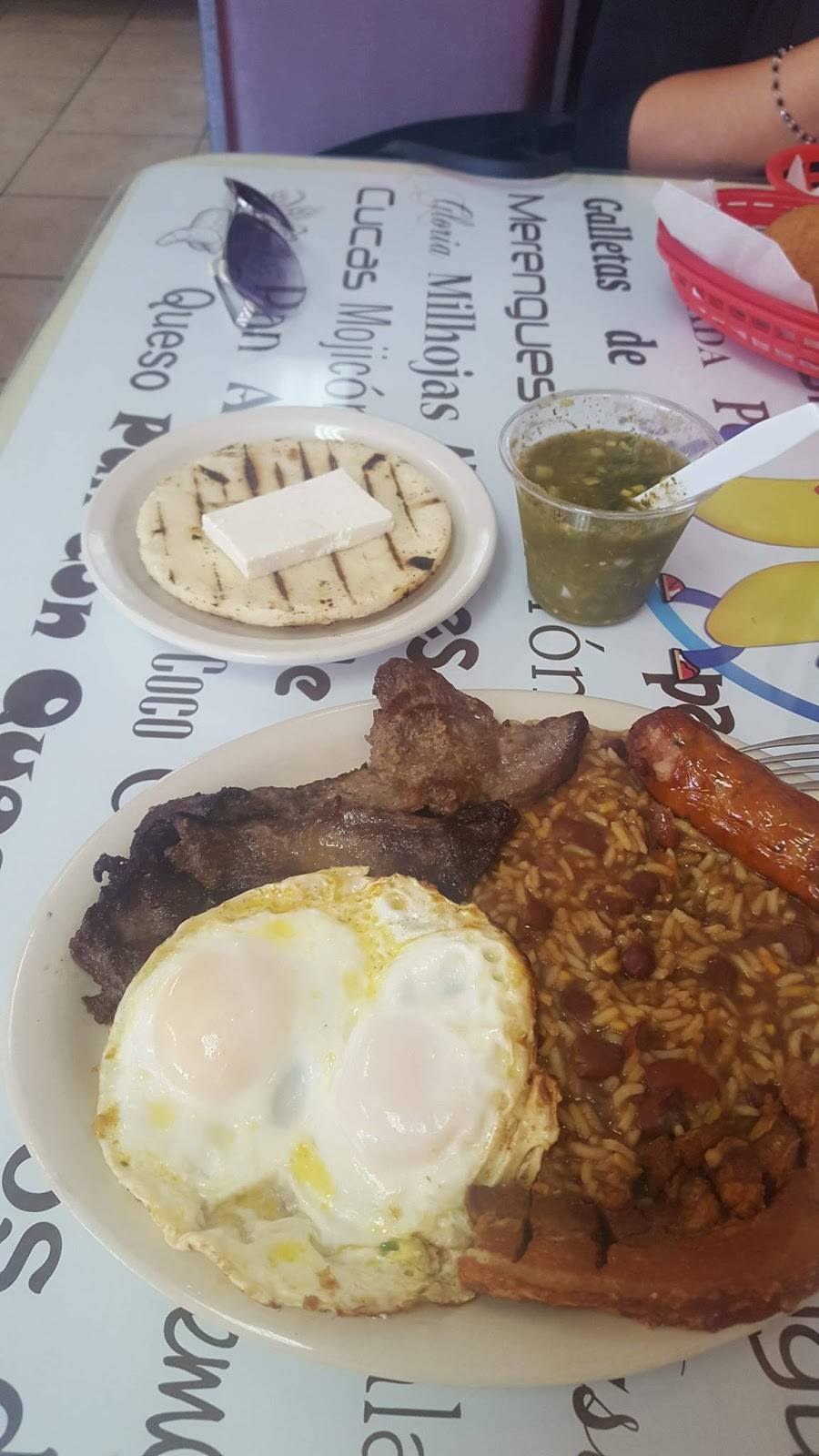 Colombian Empanadas Richmond | bakery | 9402 Richmond Ave, Houston, TX 77063, USA | 7139751877 OR +1 713-975-1877