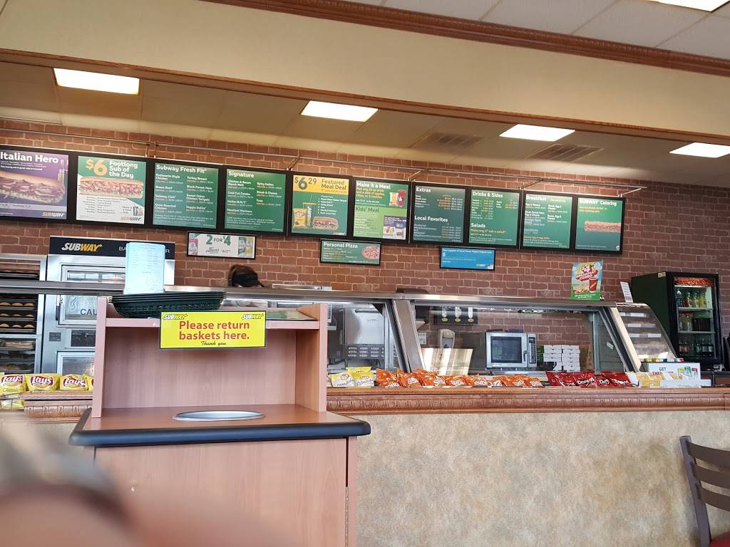 Subway Restaurants | restaurant | N1723 Hyacinth Ln, Greenville, WI 54942, USA | 9207571144 OR +1 920-757-1144