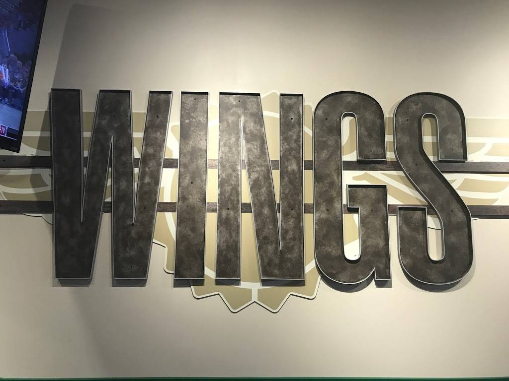Wingstop | restaurant | 18230 Flower Hill Way, Gaithersburg, MD 20879, USA | 2406839464 OR +1 240-683-9464
