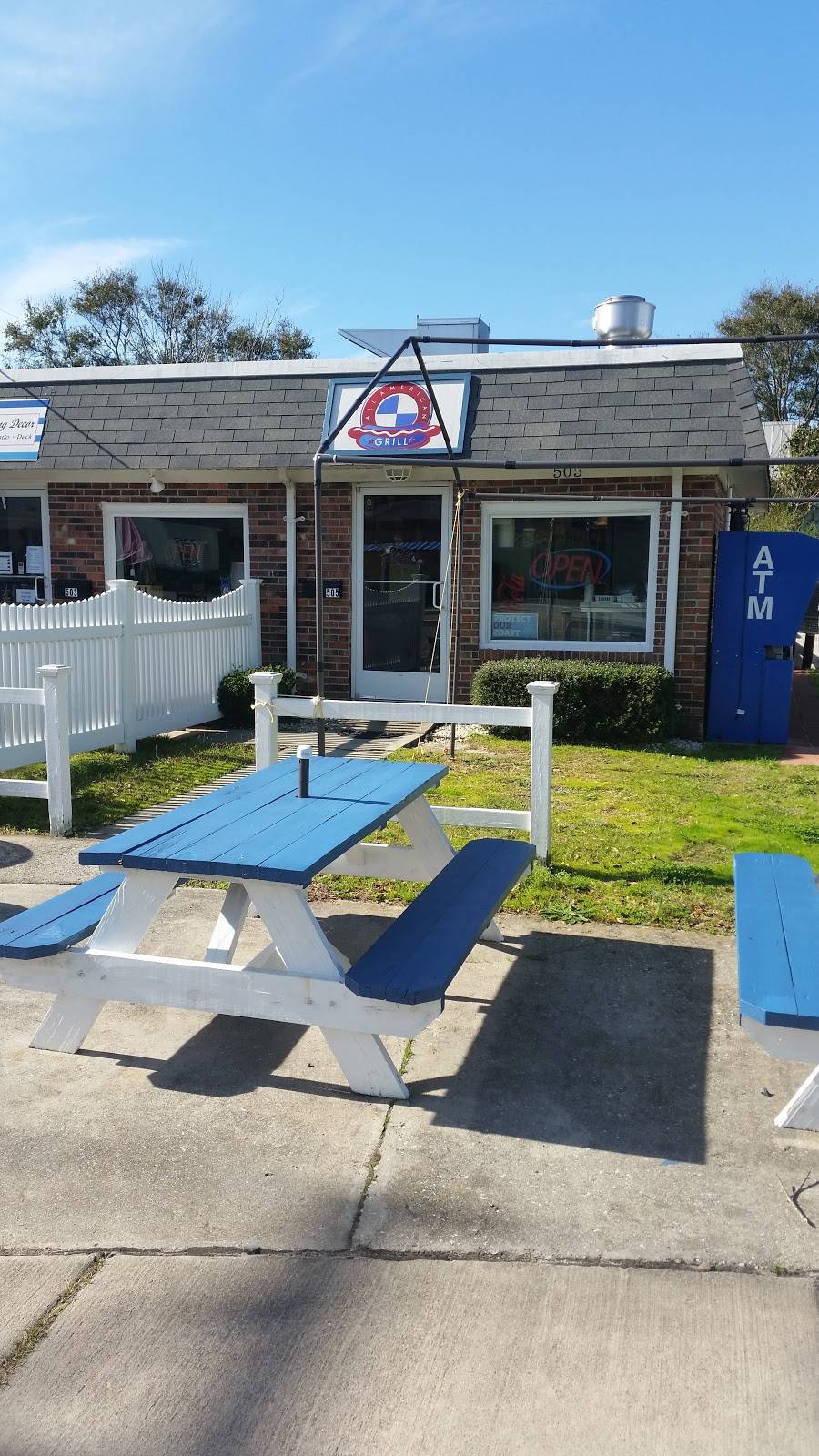 Pollys All American Grill | restaurant | 505 N Howe St, Southport, NC 28461, USA | 9104776411 OR +1 910-477-6411