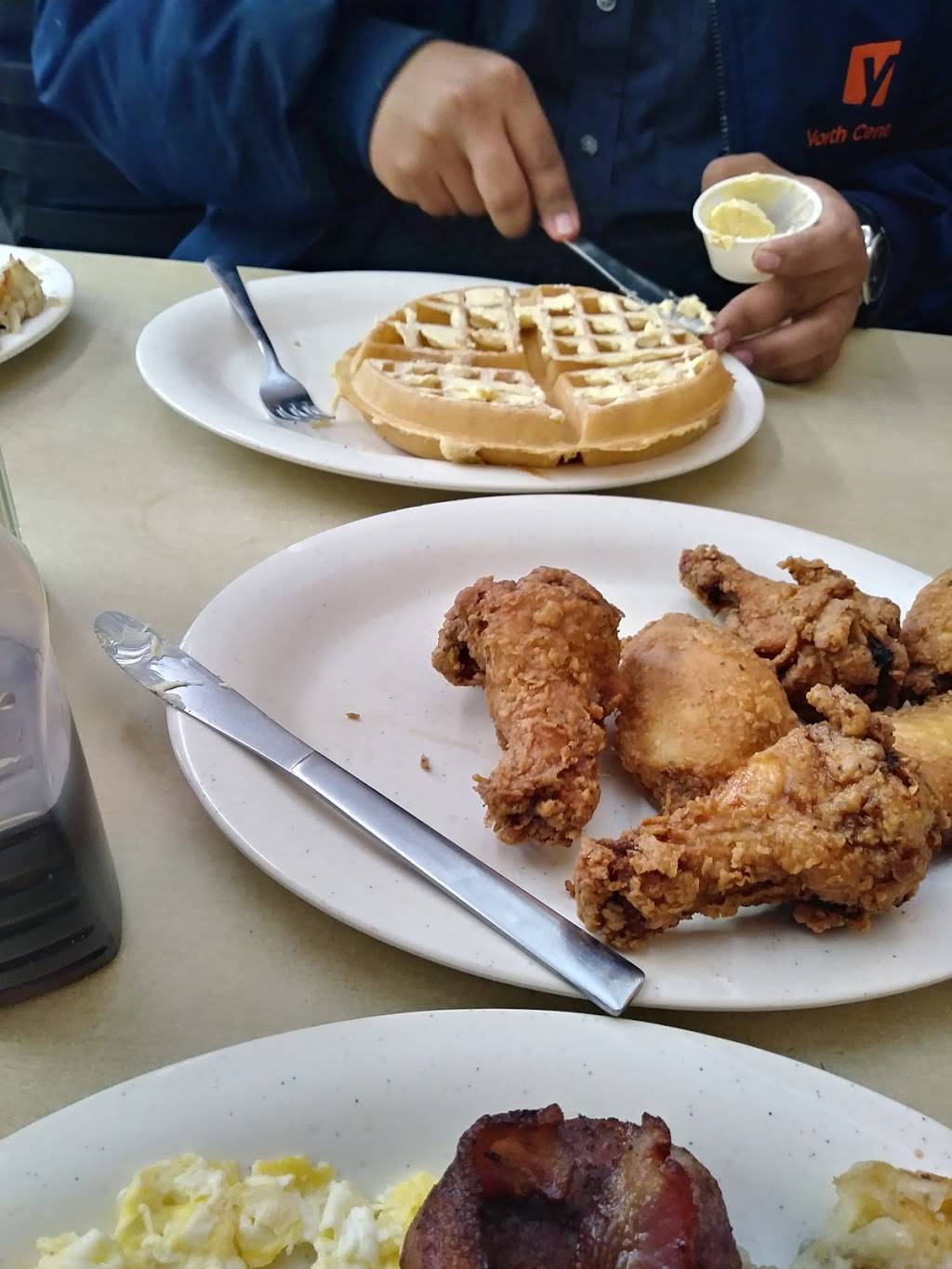 Franks Grill | restaurant | 4702 Telephone Rd, Houston, TX 77087, USA | 7136493296 OR +1 713-649-3296