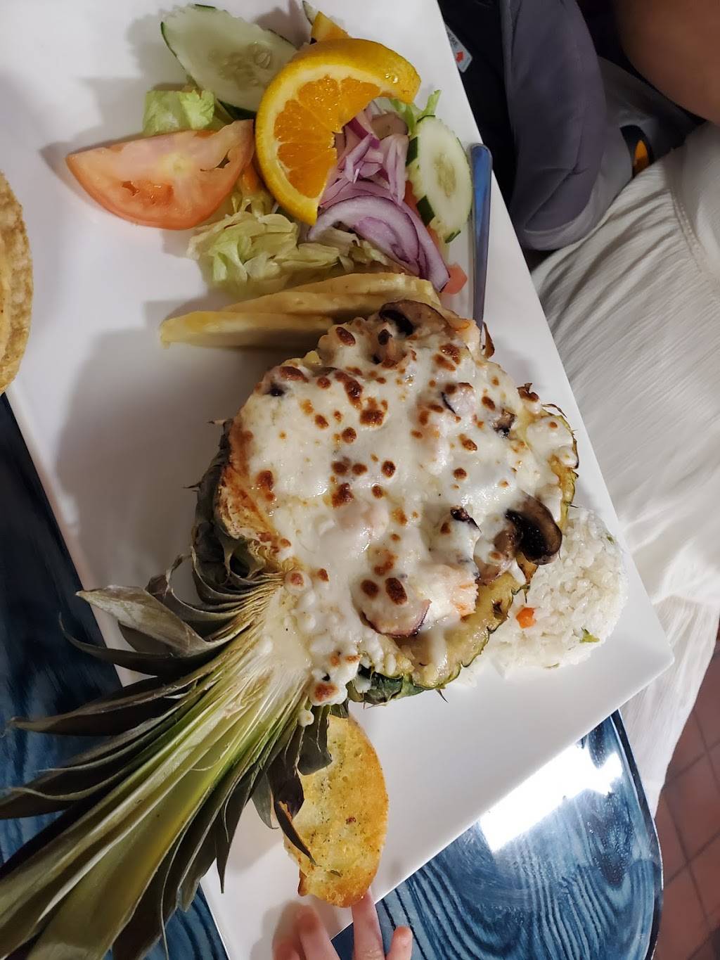 Las Islas Marias | restaurant | 2150 N Amidon Ave, Wichita, KS 67203, USA | 3162602149 OR +1 316-260-2149